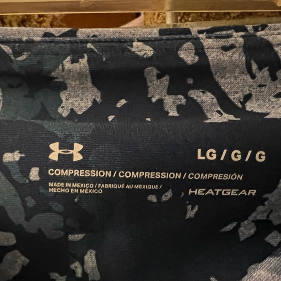 Under Armour Large Women’s Athletic Leggings - Picture 2 of 4